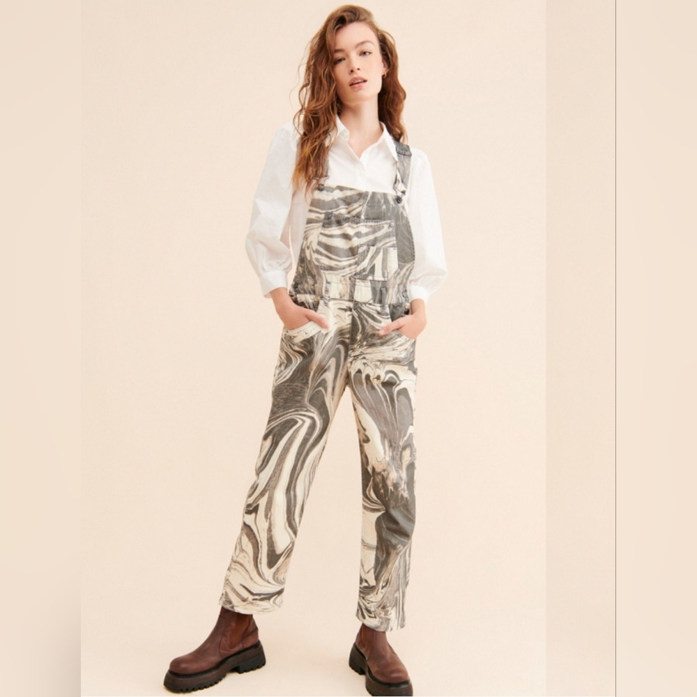 ‼️ISO Free People printed ziggy overalls‼️